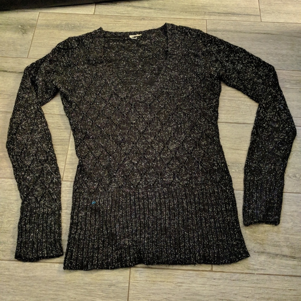 VGUC || Shiny V-Neck Sweater